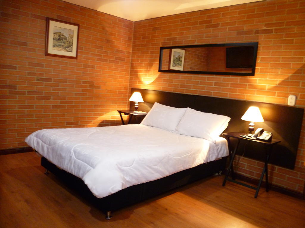 Hotel Bogota Astral Exterior photo